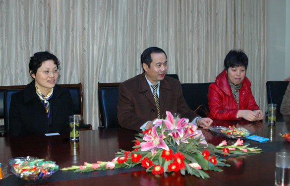 中国银行常州支行溧阳支行向导来大宝娱乐集团走访