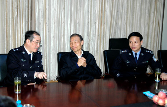 常州市公安局副局长宫文飞一行来大宝娱乐集团指导事情