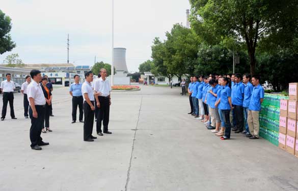 溧阳市四套班子向导来大宝娱乐集团慰问一线员工