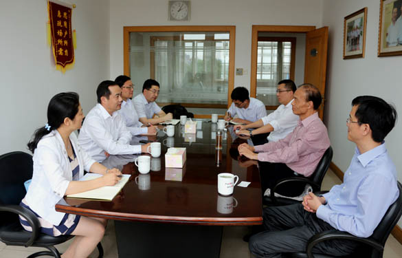 2015年6月4日，，，中国银行常州分行行长程祥一行来大宝娱乐电缆调研