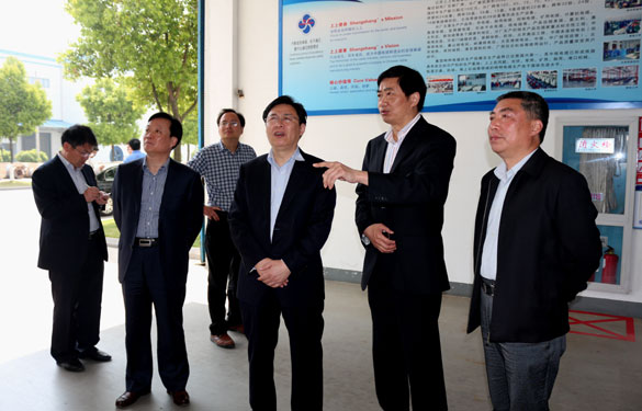 响水县县长崔爱国一行来大宝娱乐集团旅行交流