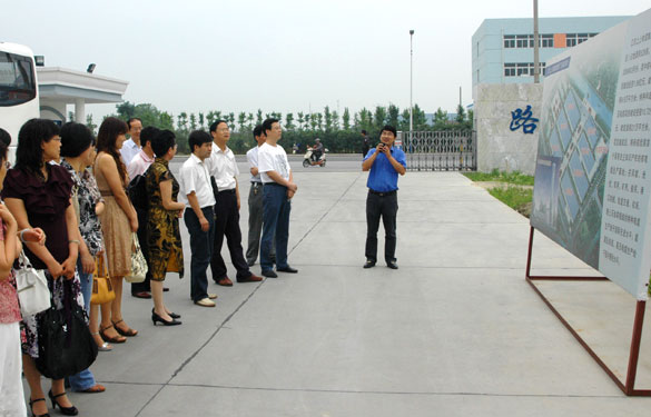 溧阳市人大溧城一团代表来大宝娱乐考察