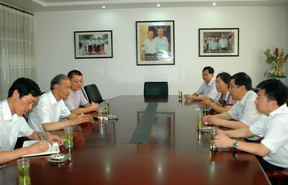 江苏省地税局副局长顾长虹来大宝娱乐调研