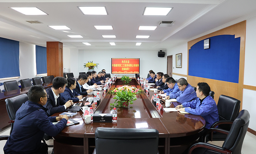 中建二局商务治理部副总司理李运涛一行来大宝娱乐电缆旅行交流